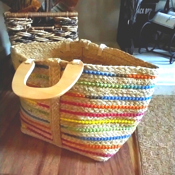 SOLD!!!!!Bag Weaved NWT Gorgeous Large Weaved Basket Style Bag - Picture 4 of 16
